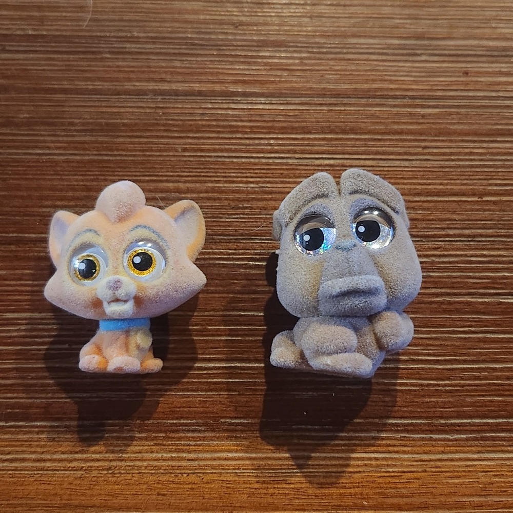 Disney Doorables Oliver & Company &‎ Francis FLOCKED Series 10 Common Lot Of 2